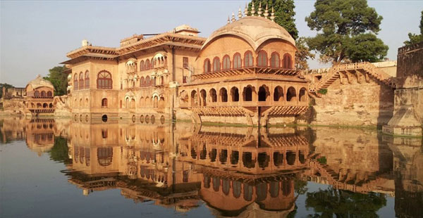 Deeg Water Palace